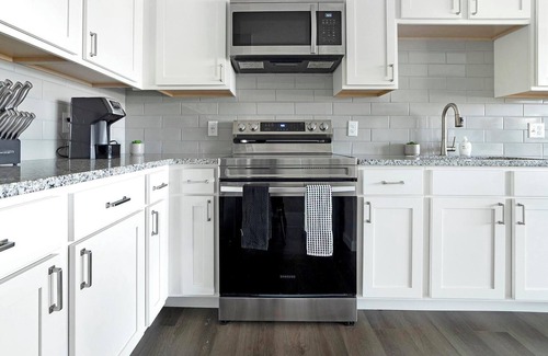 Northwest Columbus Apartment | Landing at Kendall Park - 2 Bedrooms in Governo.
