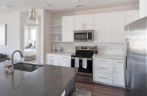 Wetmore Apartment | Landing at La Tierna - 2 Bedrooms in Northwest .