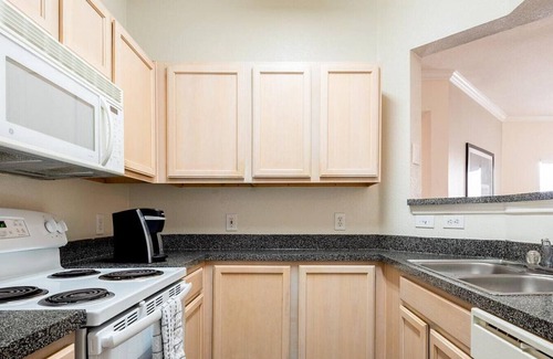 Cedar Park Apartment | Landing at Lakeline Parmer Lane - 2 Bedrooms in Avery Ranch Lakeline
