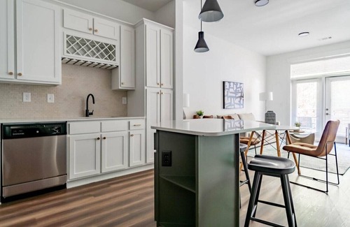 Cary Apartment | Landing at Lofts at Weston Lakeside - 1 Bedroom in Cary