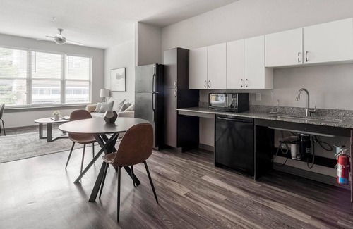 Tobin Hill Apartment | Landing at Lofts on Main - 1 Bedroom in Monte V.