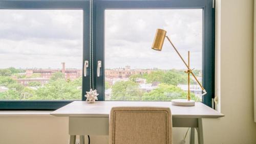 Logan Square Apartment | Landing at Logan Apartments - 1 Bedroom in Logan Square