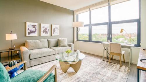 Logan Square Apartment | Landing at Logan Apartments - 1 Bedroom in Logan Square