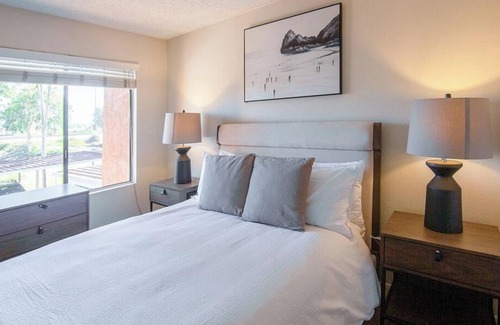 Country Club Apartment | Landing at Madera Ridge - 2 Bedrooms in Country Club