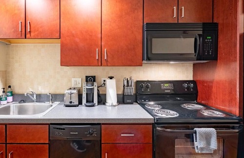 Petersburg Apartment | Landing at Mayton Transfer Lofts - Studio in Downtown Petersburg