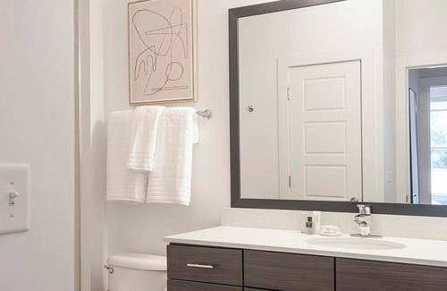 NoDa Apartment | Landing at Mercury NoDa - 1 Bedroom in North Charlotte