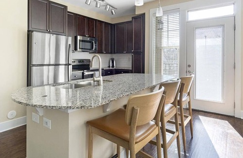North Raleigh Apartment | Landing at Meridian at Sutton Square - 2 Bedrooms in North Raleigh