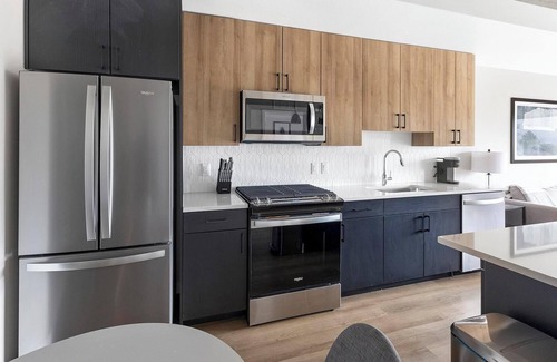 Englewood Apartment | Landing at Noble - 1 Bedroom in Englewood