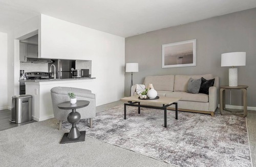 Winston - Salem Apartment | Landing at Northcliffe Forest - 1 Bedroom in No.