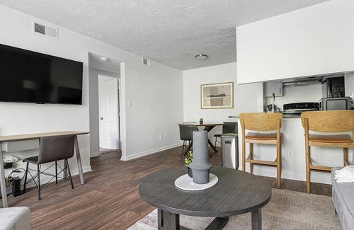 Winston - Salem Apartment | Landing at Northcliffe Forest - 1 Bedroom in No.