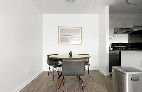Winston - Salem Apartment | Landing at Northcliffe Forest - 1 Bedroom in No.