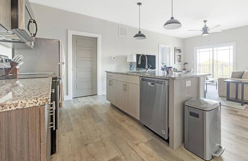 Keene Apartment | Landing at Palomar Stables - 2 Bedrooms in Downtown Lexington