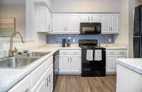 Lawrenceville Apartment | Landing at Parc at 980 - 2 Bedrooms in Downtown Lawrenceville