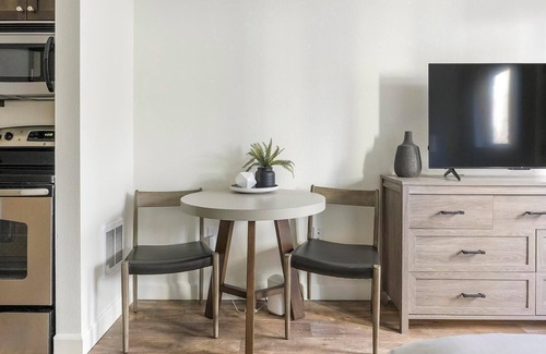 Pearl District Apartment | Landing at Pearl Studios - Studio in Northwest .