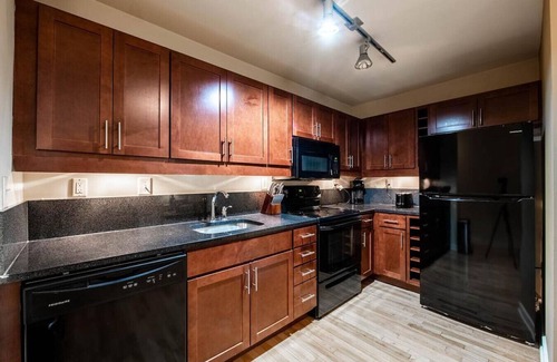 Petersburg Apartment | Landing at Perry Street Lofts - 1 Bedroom in Petersburg