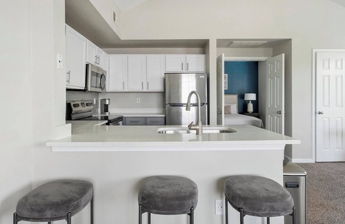 George Bush Park/Eldridge Apartment | Landing at Phillips Pass - 1 Bedroom in Westside