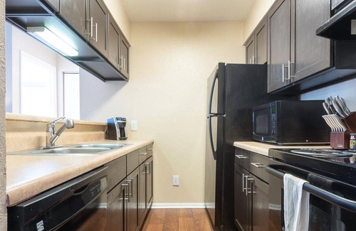 Ballwin Apartment | Landing at Reflection Cove Apartments - 2 Bedrooms in Town And Country