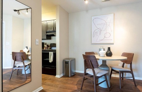 Ballwin Apartment | Landing at Reflection Cove Apartments - 2 Bedrooms in Town And Country