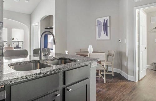 Richmond Apartment | Landing at Residences at River Park West - 1 Be.