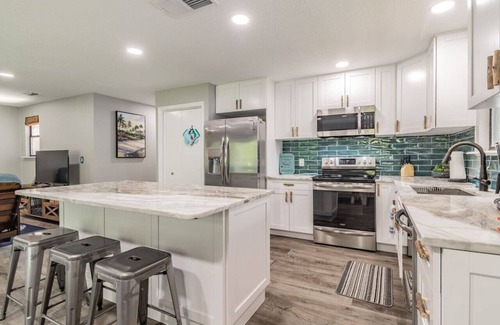 Weeki Wachee Gardens House | Landing at Richard, Weeki River -Kayaks included