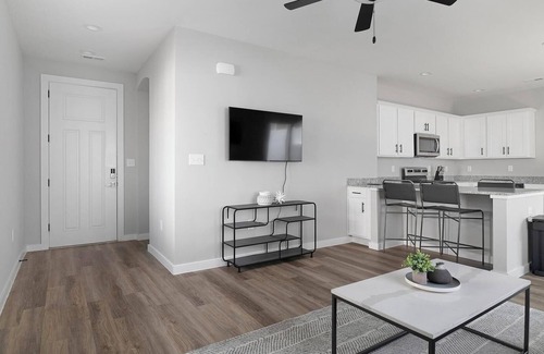 Madison Apartment | Landing at Sanctuary at Indian Creek - 1 Bedroo.