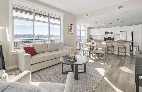 Sandy Apartment | Landing at Seven Skies - 2 Bedrooms in Downtown Sandy
