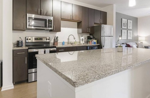Buechel Apartment | Landing at Spring House Apartments - 3 Bedrooms in Downtown Louisville