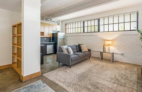 Petersburg Apartment | Landing at Star Lofts - 2 Bedrooms in Petersburg