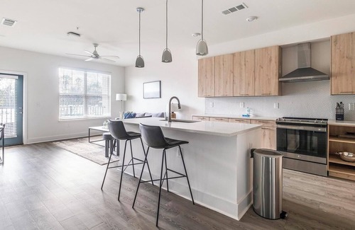 Crestline Heights Apartment | Landing at Station at Crestline - 1 Bedroom in .
