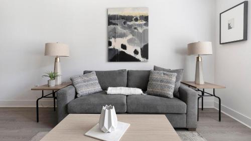 Crestline Heights Apartment | Landing at Station at Crestline - Mountain Brook