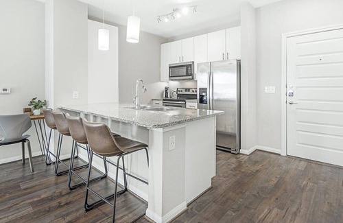 Stone Oak Apartment | Landing at The Abbey at Sonterra - 2 Bedrooms in Stone Oak