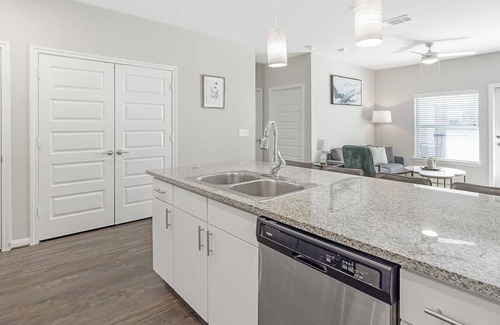 Stone Oak Apartment | Landing at The Abbey at Sonterra - 2 Bedrooms in Stone Oak