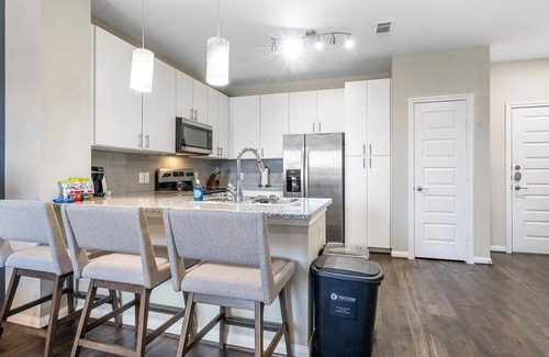 Stone Oak Apartment | Landing at The Abbey at Sonterra - 1 Bedroom in Stone Oak