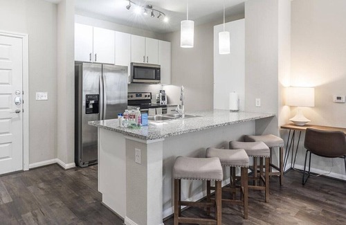 Stone Oak Apartment | Landing at The Abbey at Sonterra - 2 Bedrooms in Stone Oak