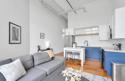 Sans Souci Apartment | Landing at The American Spinning Mill - 1 Bedro.