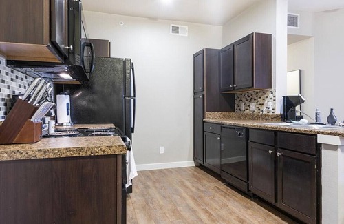 Brooks City Base Apartment | Landing at The Anderson at Brooks - 2 Bedrooms in Stinson Airport Vicinity