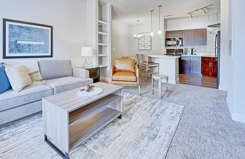 Johns Island Apartment | Landing at The Apartments at Shade Tree - 2 Bedrooms in Downtown Charleston