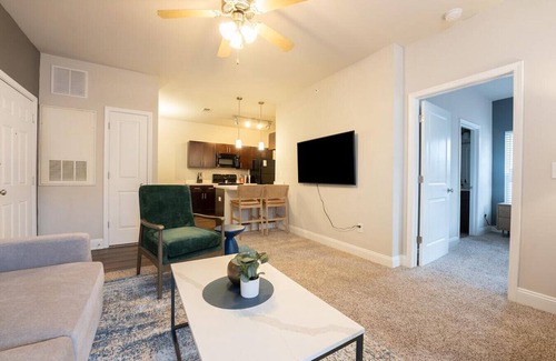Johns Island Apartment | Landing at The Apartments at Shade Tree - 1 Bedroom in Downtown Charleston