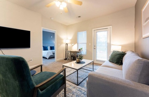 Johns Island Apartment | Landing at The Apartments at Shade Tree - 1 Bedroom in Downtown Charleston