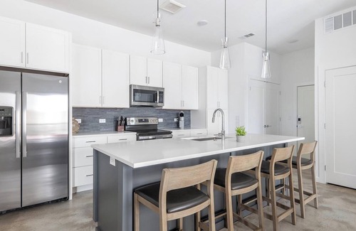 Austin Apartment | Landing at The Artesian at Bee Cave - 2 Bedroom.