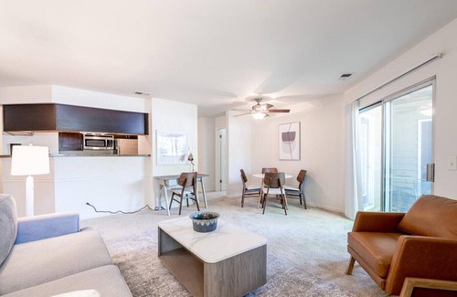 Chicago Apartment | Landing at The Green at Chevy Chase - 2 Bedrooms in Downtown Buffalo Grove