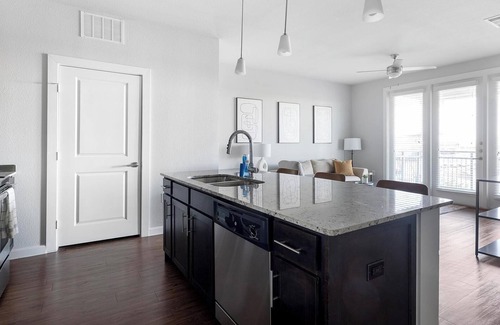 Buda Apartment | Landing at The Green at Plum Creek - 1 Bedroom .