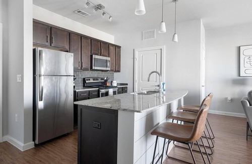 Buda Apartment | Landing at The Green at Plum Creek - 1 Bedroom .