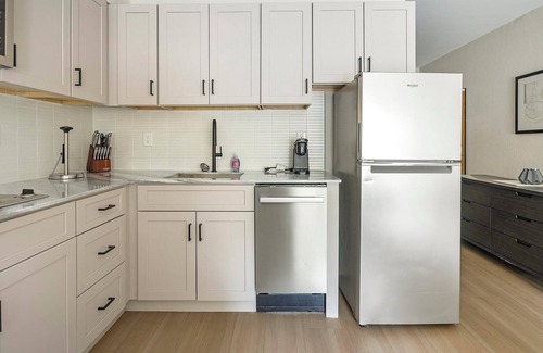 Northeast Raleigh Apartment | Landing at The Harrison - Studio in Northeast R.