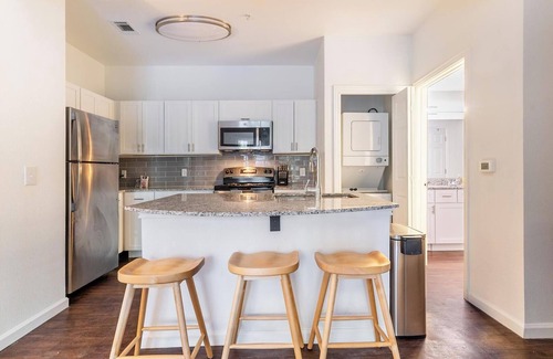 Downtown Fort Worth Apartment | Landing at The Henderson - 1 Bedroom in Downtow.