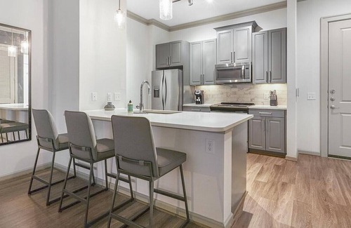 Garland Apartment | Landing at The Hendry - 1 Bedroom in Downtown Garland