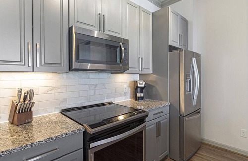 Garland Apartment | Landing at The Hendry - 1 Bedroom in Downtown Garland