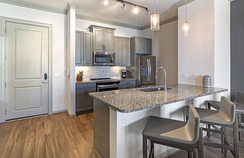 Garland Apartment | Landing at The Hendry - 1 Bedroom in Downtown Garland