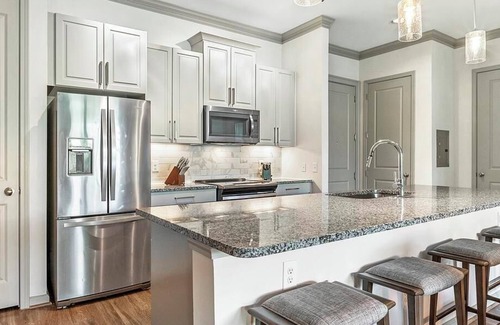 Garland Apartment | Landing at The Hendry - 2 Bedrooms in Downtown Garland