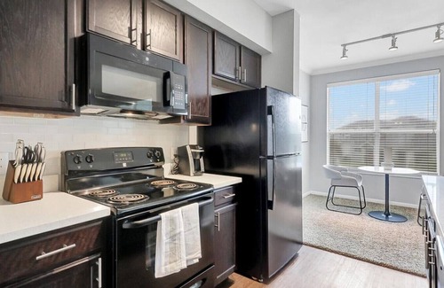 Atascocita Apartment | Landing at The Henry at Woodland Hills - 1 Bedroom in Atascocita